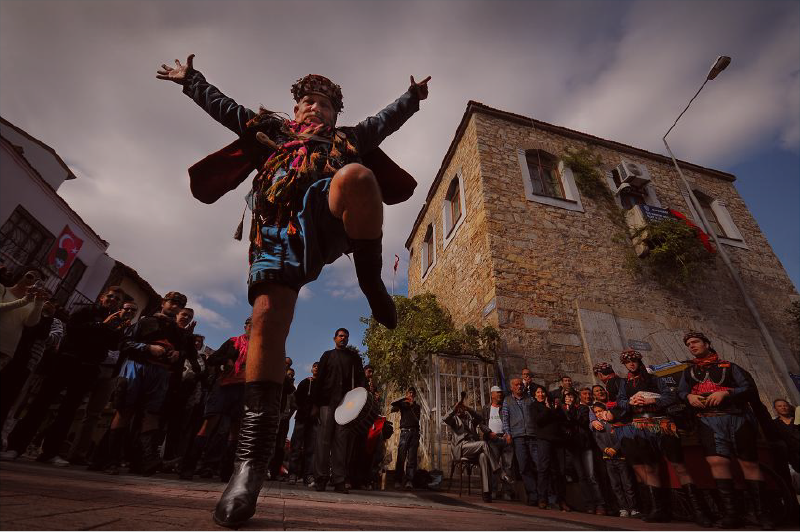 Ferace Zeybegi Ekibi 0535 305 78 35 Ferace Zeybegi Telefon 0535 305 78 35 0232 421 11 82